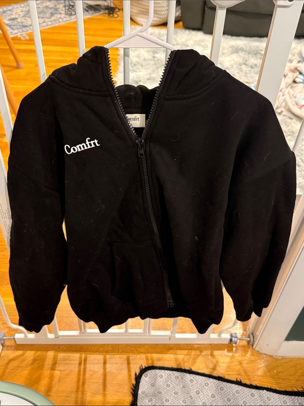 Black Comfrt zip up hoodie size XL